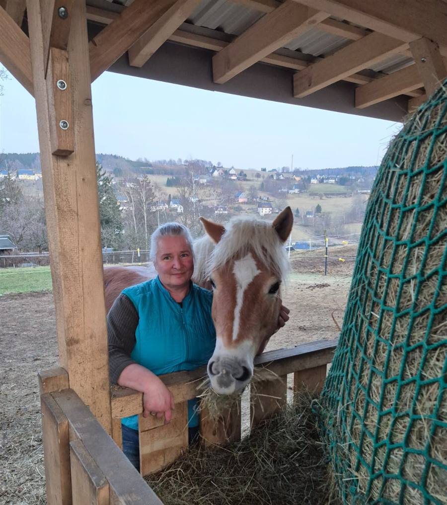 Angelika Viertel mit Pferd